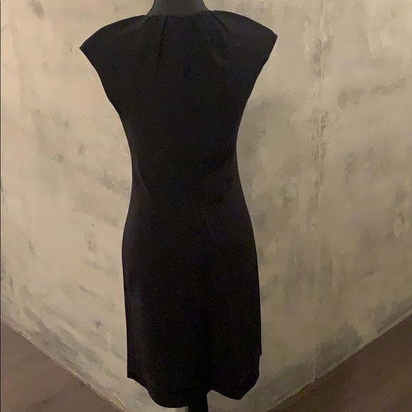 Theory Crepe Sheath Dress - Picture 5 of 8